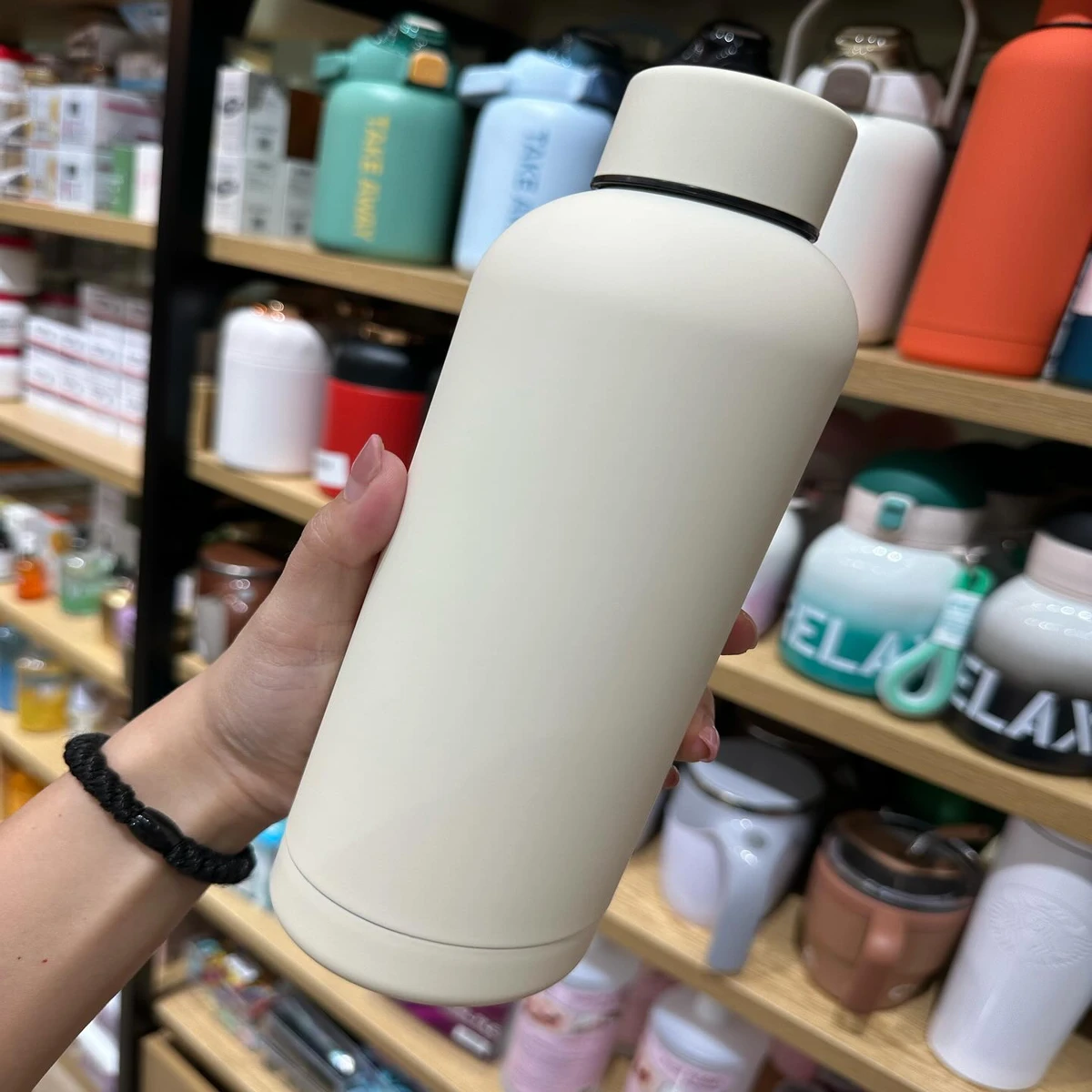 Vacuum Water Bottle Stainless steel vacuum flask Hot and cold