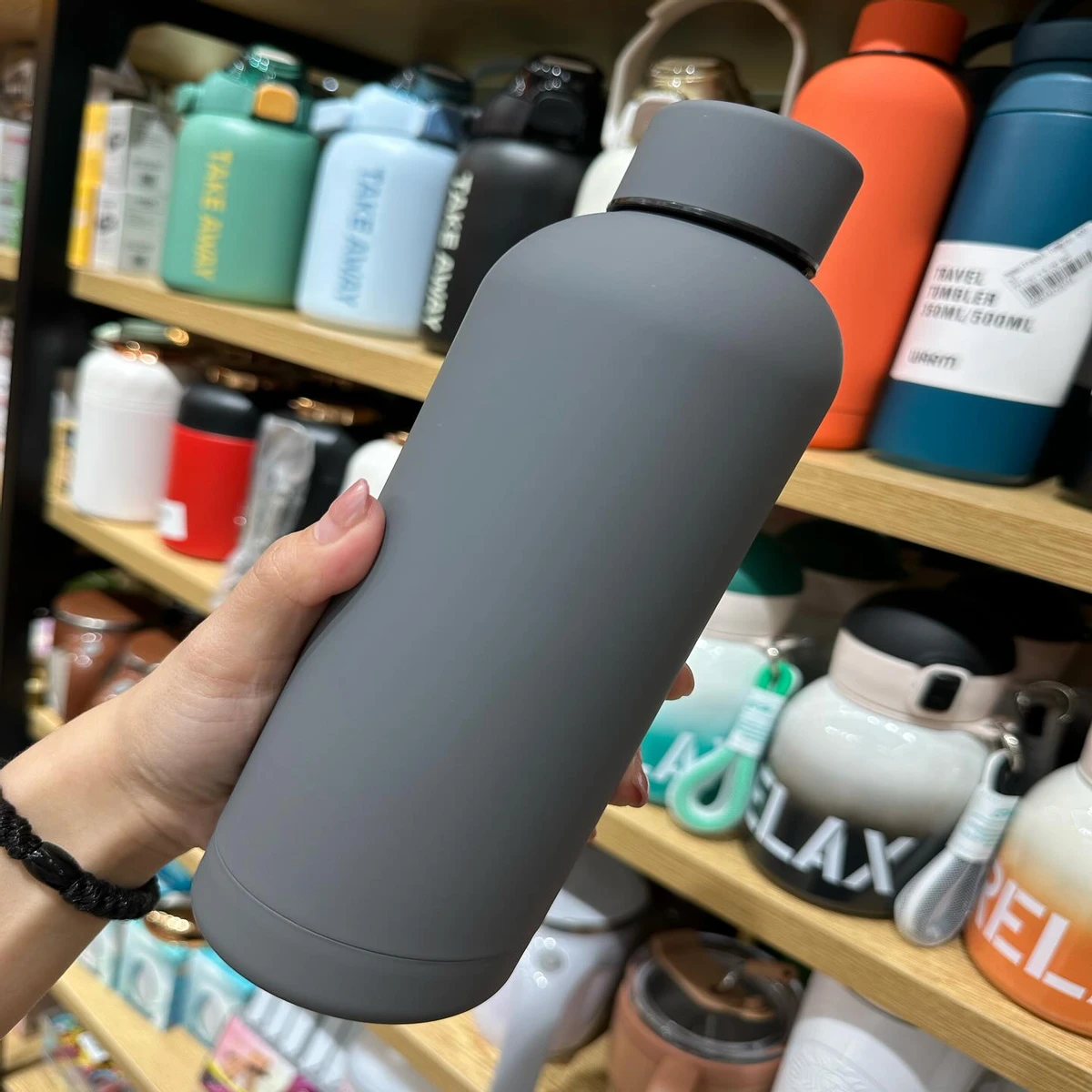 Vacuum Water Bottle Stainless steel vacuum flask Hot and cold