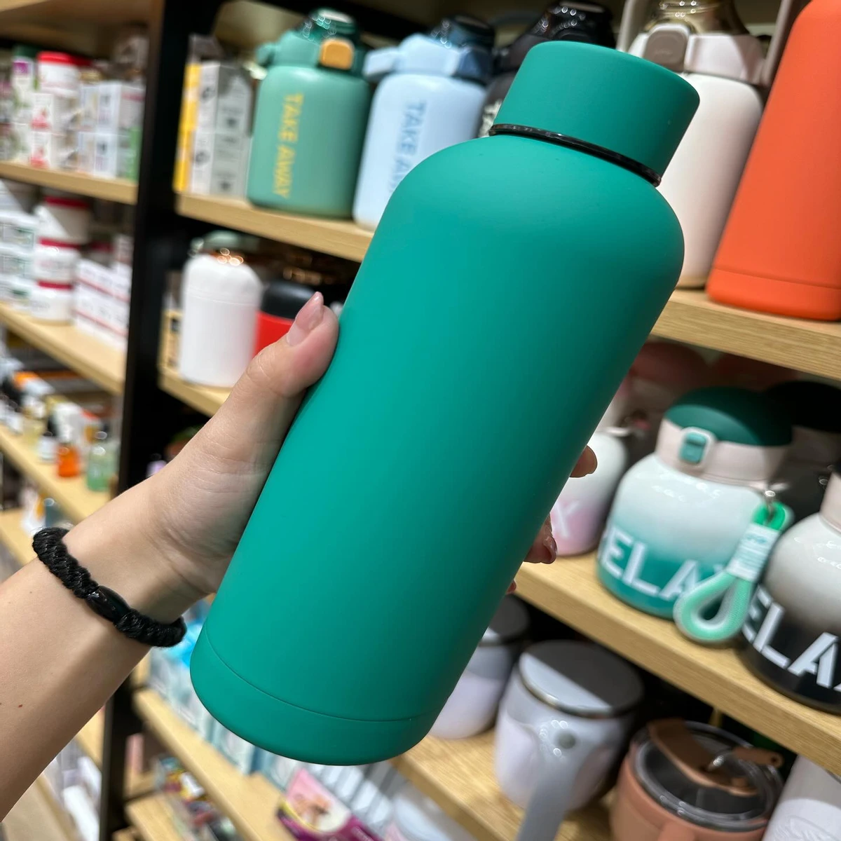 Vacuum Water Bottle Stainless steel vacuum flask Hot and cold