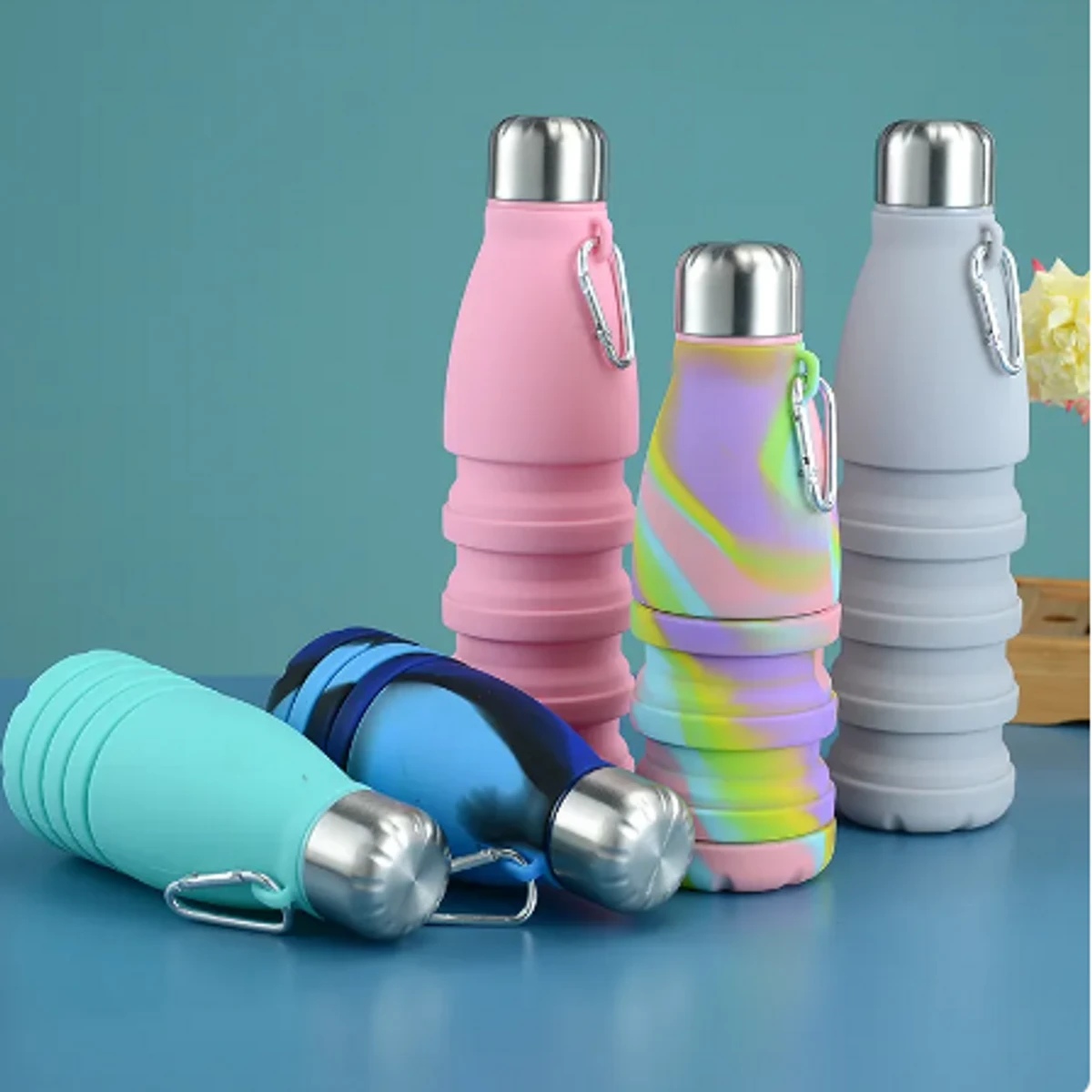 550ML Portable Silicone Bottle Retractable Folding Water Bottle Outdoor Sports Travel Drinking Cup with Carabiner Large Capacity